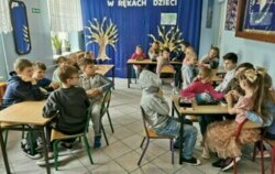 Zdjęcie do Międzynarodowy Dzień Ziemi w szkole w Gołoszach